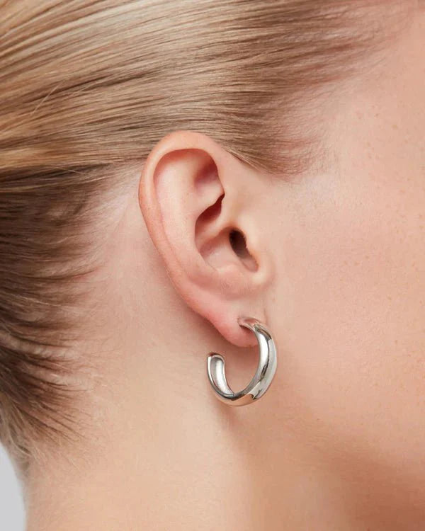 Jenny Bird Staple Medium Hoop in Rhodium