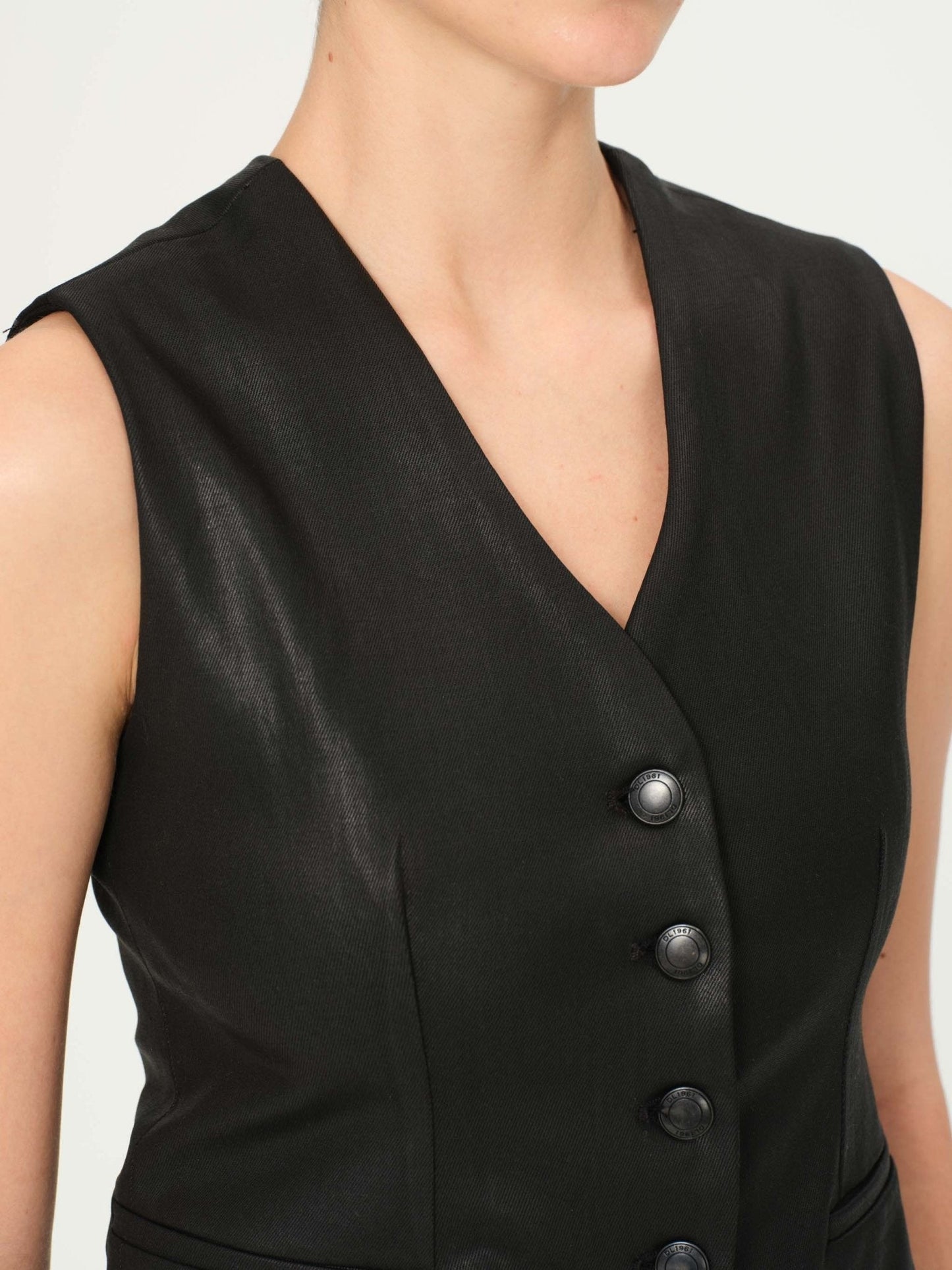 DL1961 Tailored Vest in Black Coated