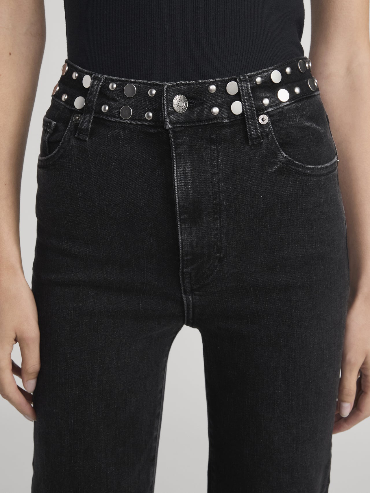 Frame Le Sleek Straight Studded in Meteor