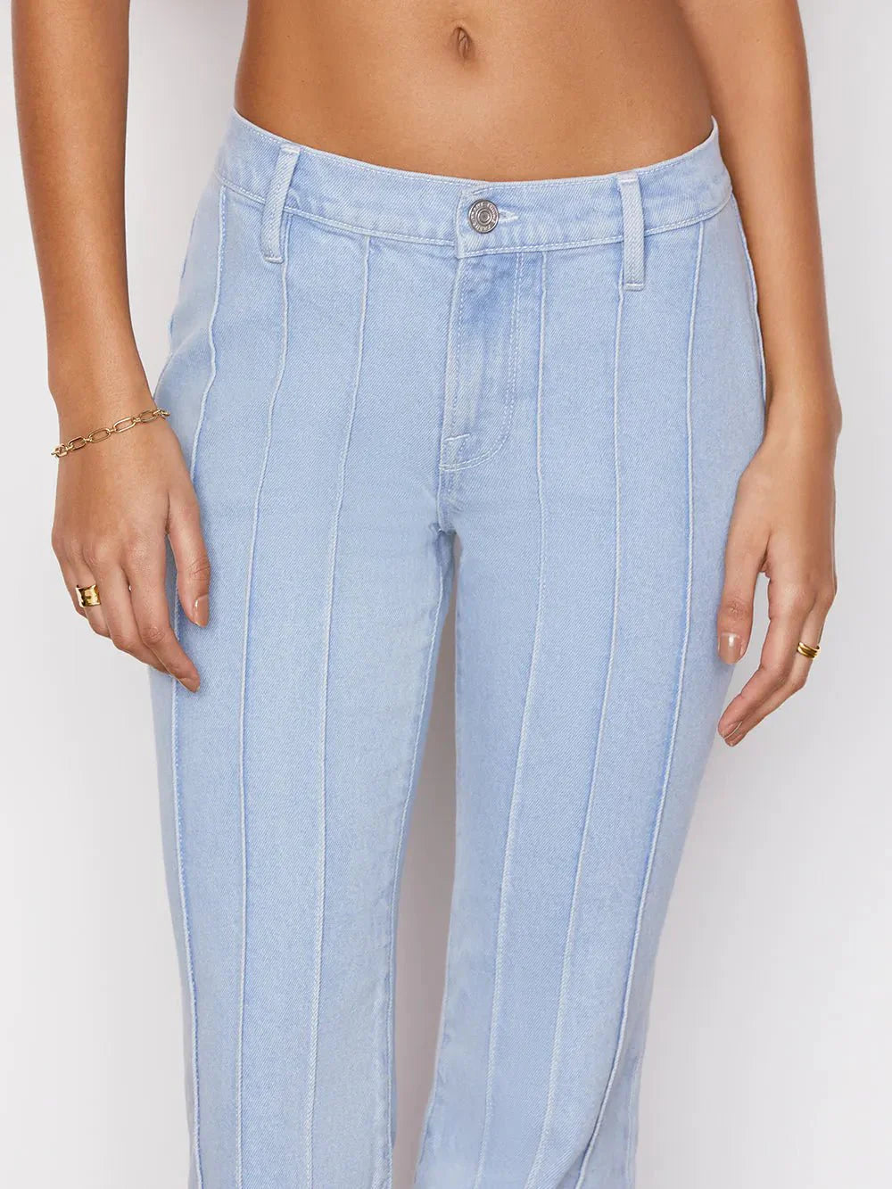 Frame Pintuck Low Rise Flare in Vanderbilt