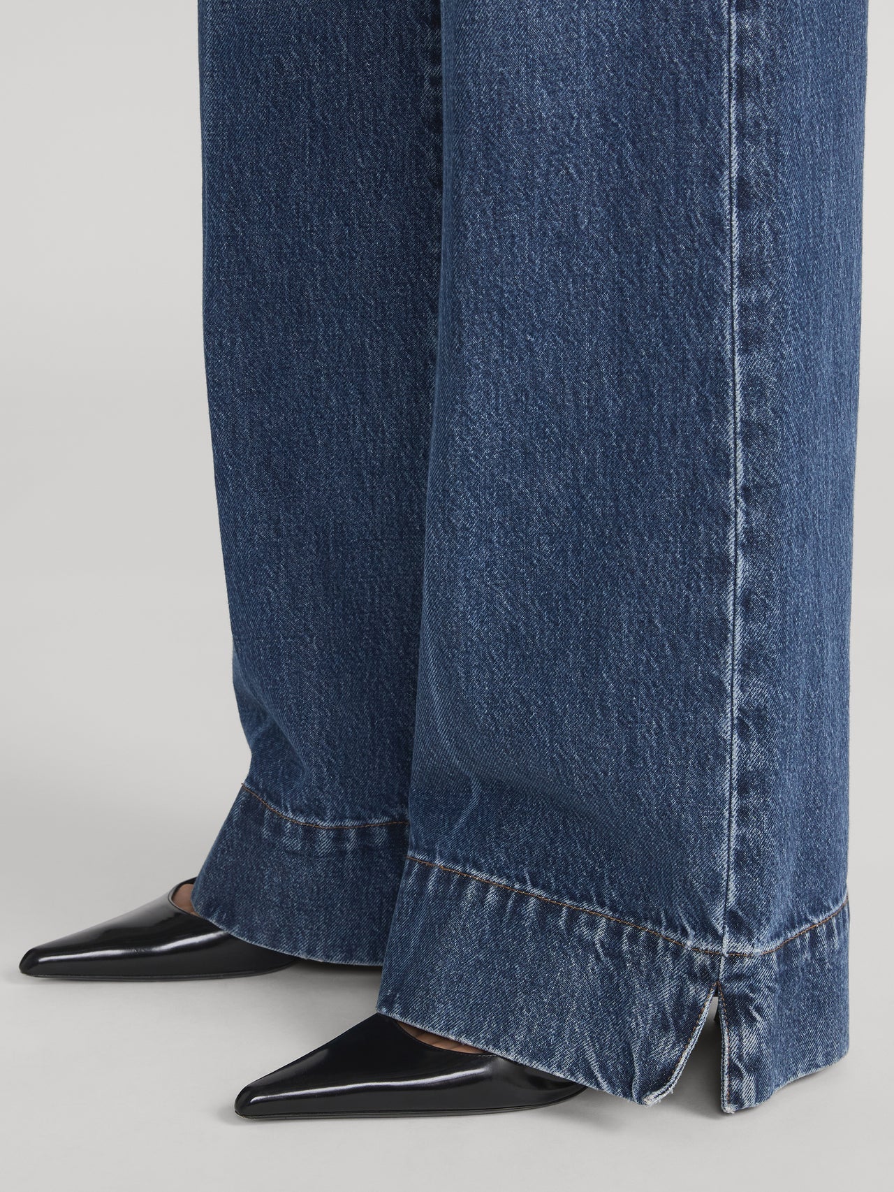 Frame The Slice Flare Jean in Headliner