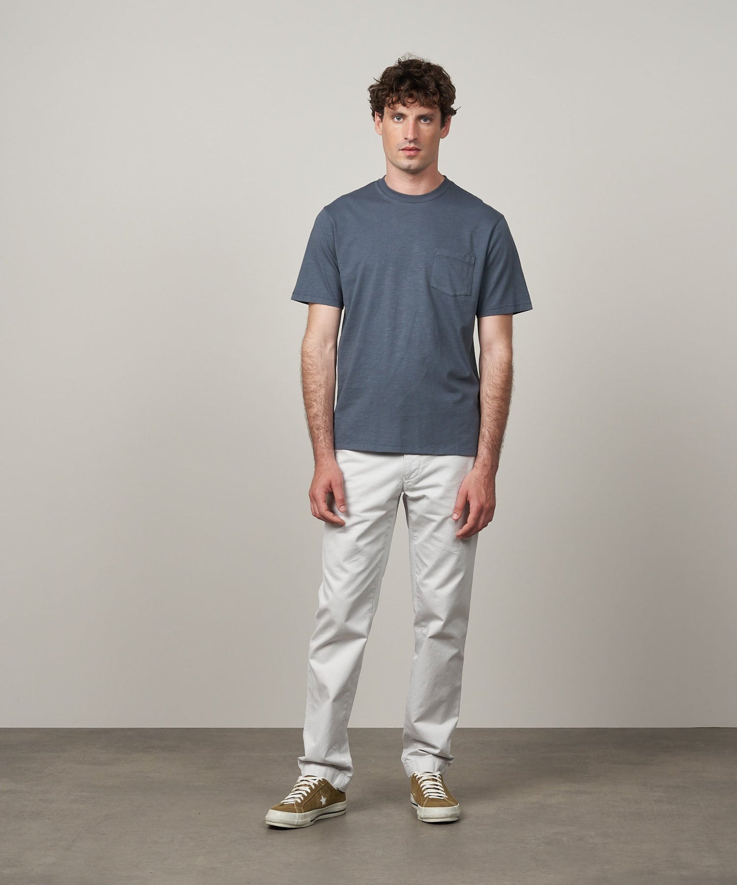 Hartford Storm Pocket Crew T-shirt in Charcoal