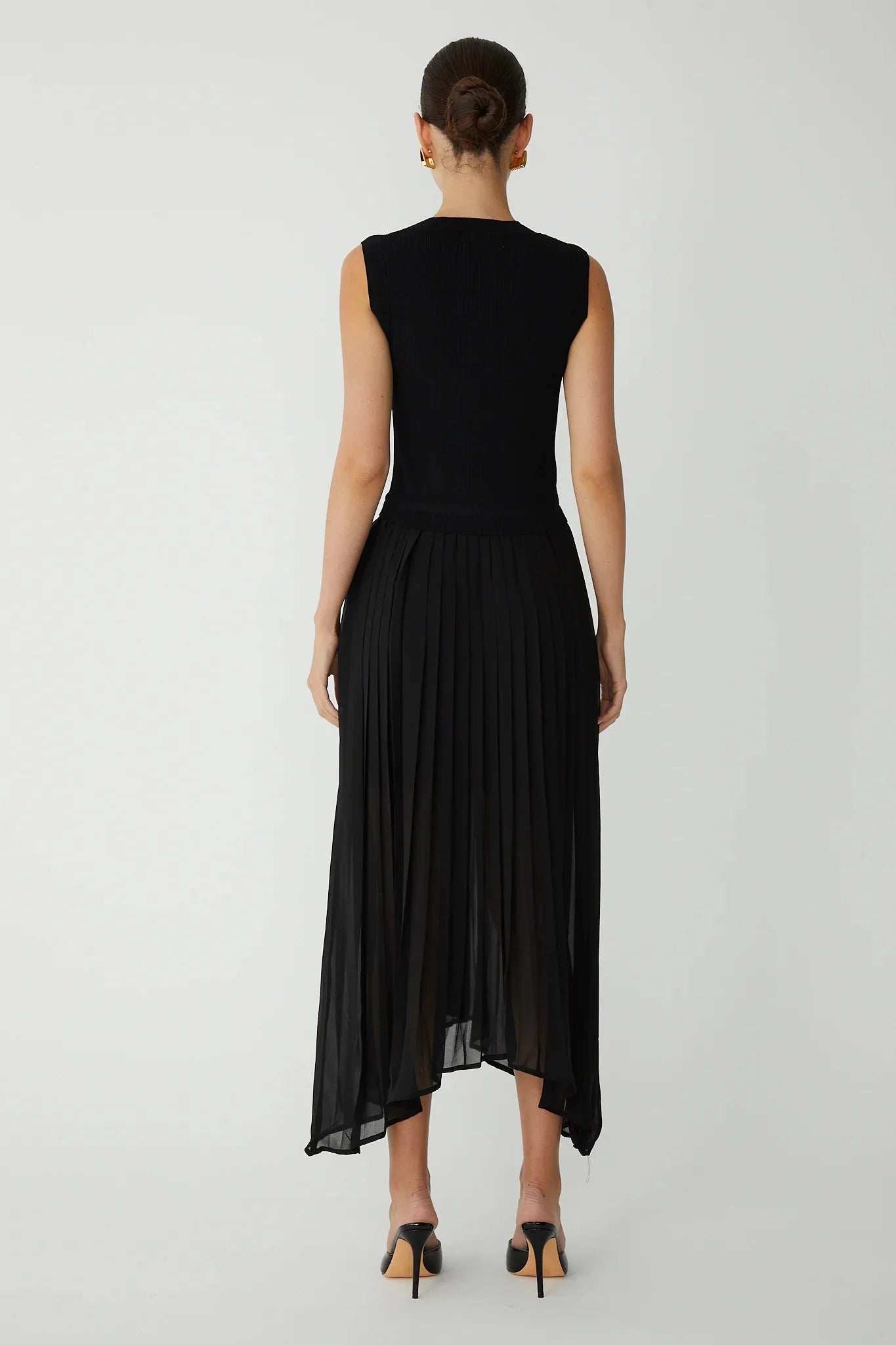 JS71 Selmia Dress in Black