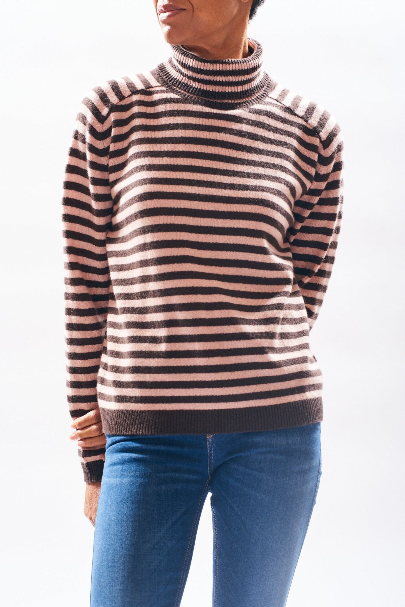 Jumper1234 Narrow Stripe Roll Collar in Sacramento Saddle Brown